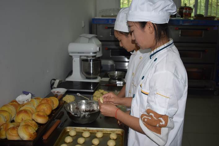 说明: G:\就业工作\创业工作\2017创业培训\澳门十大信誉好的网站：就业创业成果展展板制作素材\食品-创客西点屋.JPG